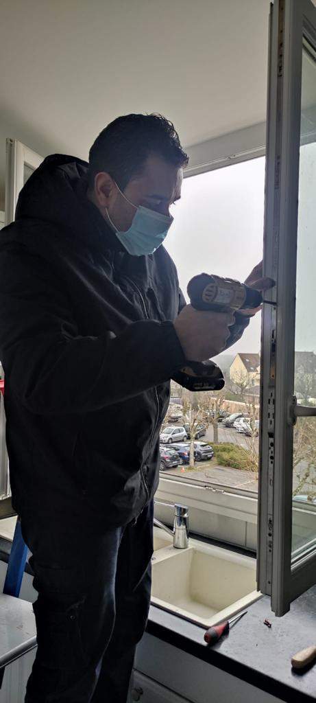 Service réparation fenêtres Paris