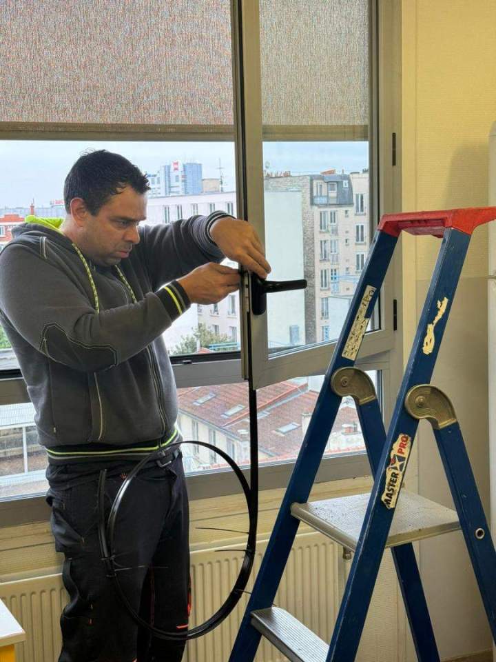 Service réparation fenêtres Paris